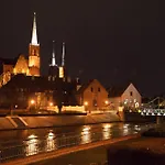 Rooms In Historic Heart Of Wroclaw